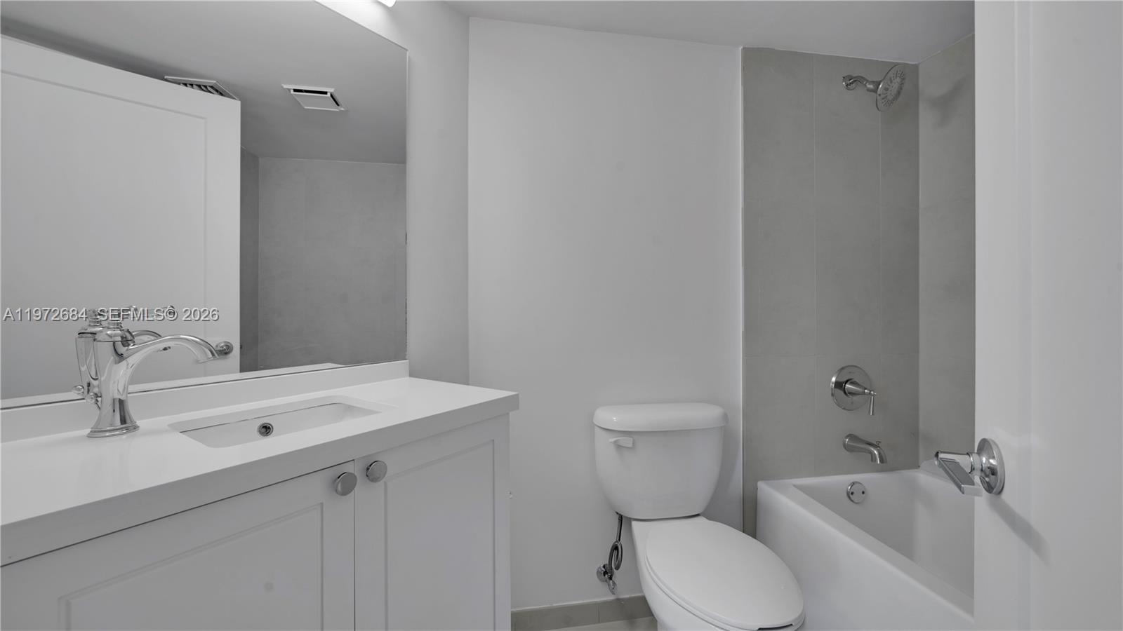 555 NE 34th St #2607 Miami, FL 33137