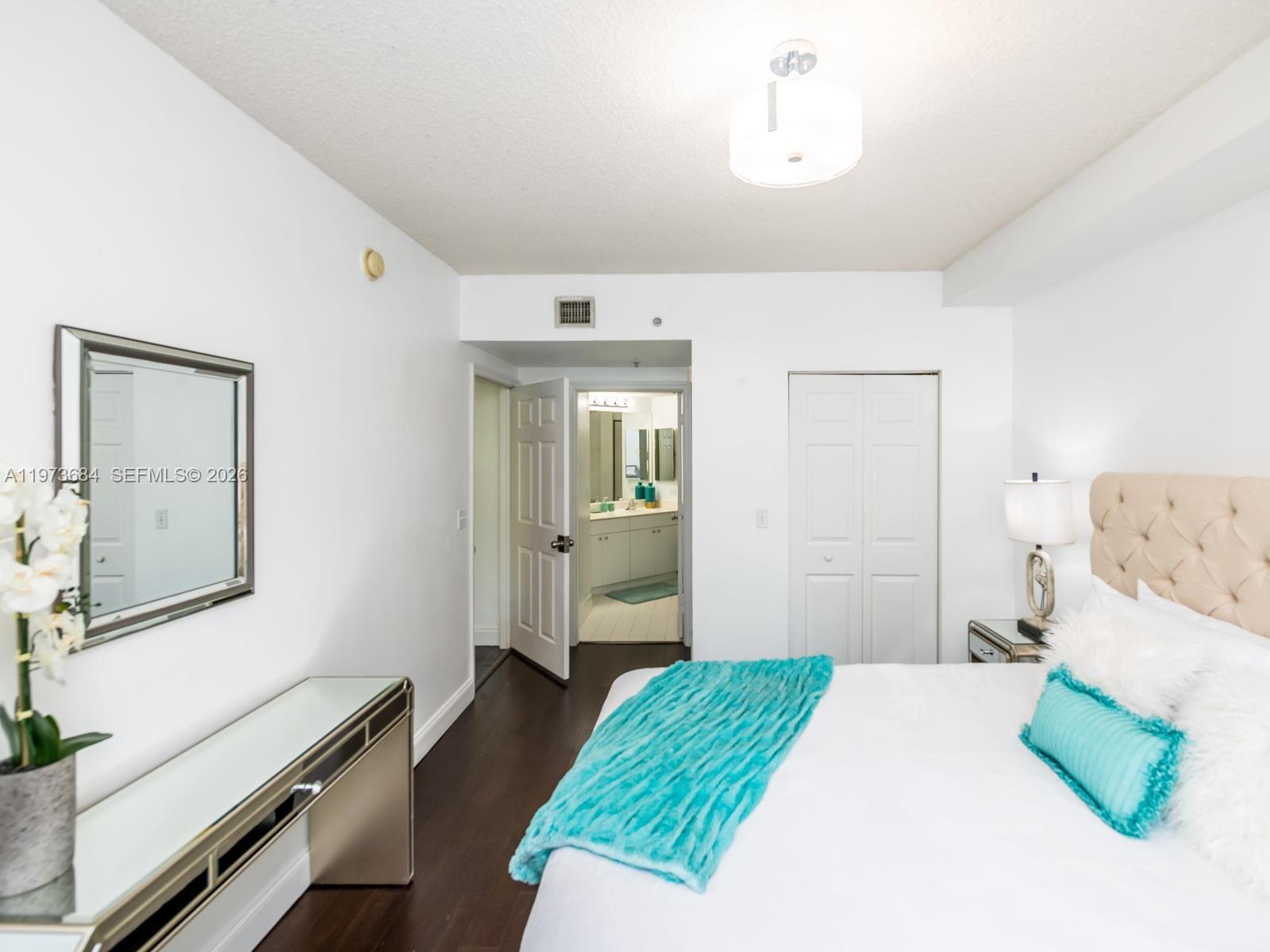 image Porto Bellagio Condo12