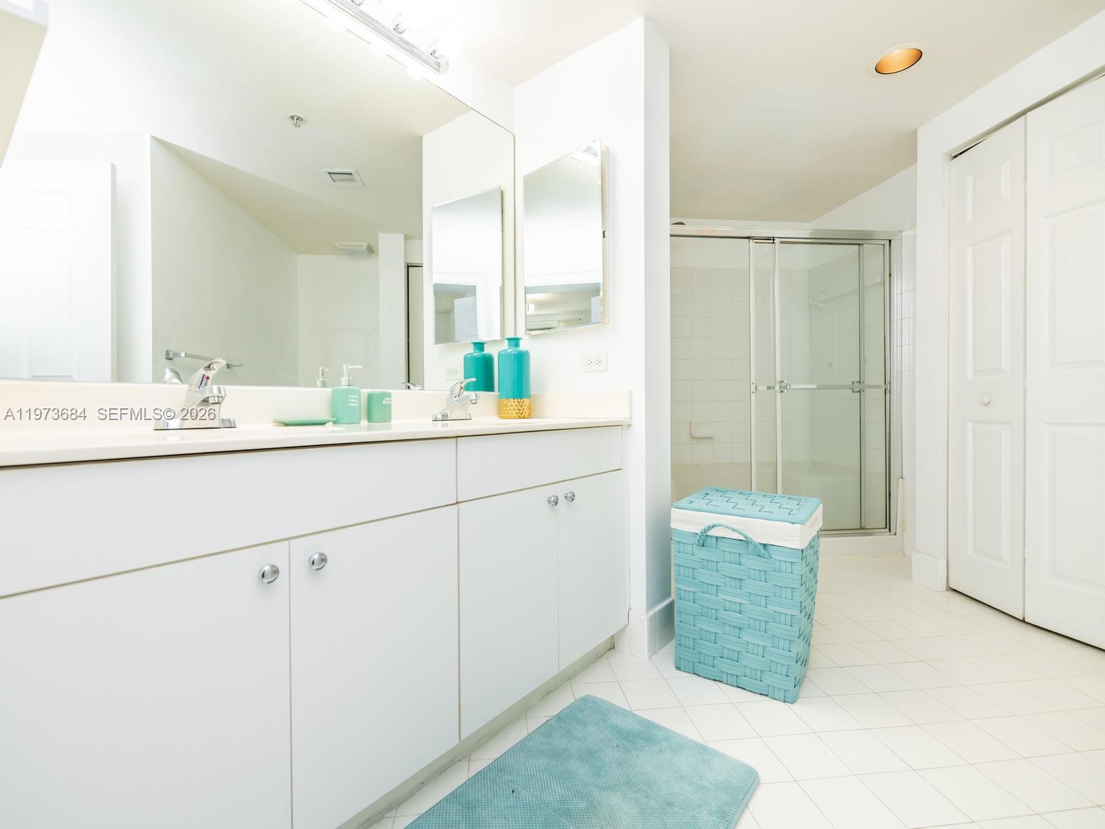 image Porto Bellagio Condo13