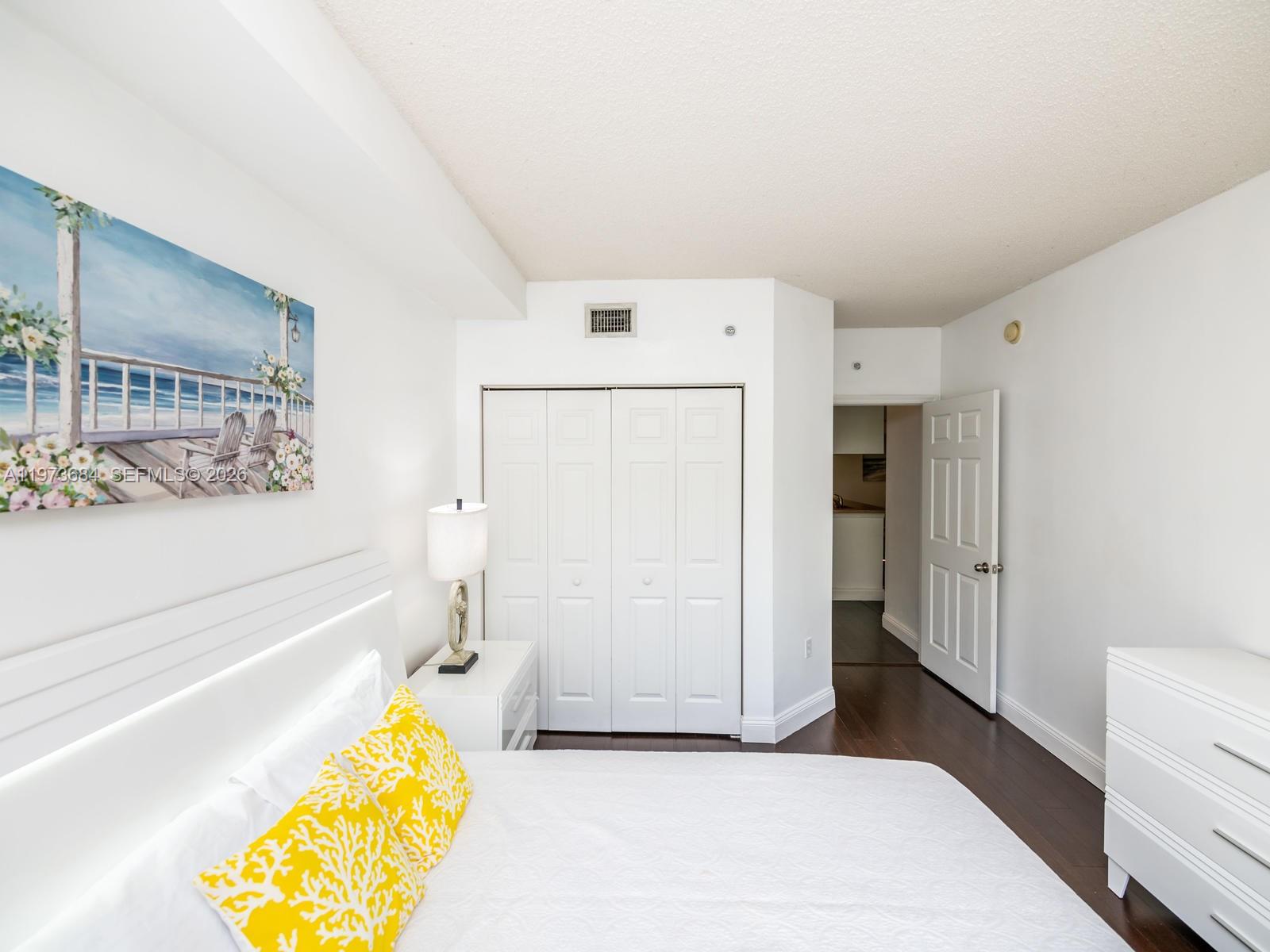 image Porto Bellagio Condo19