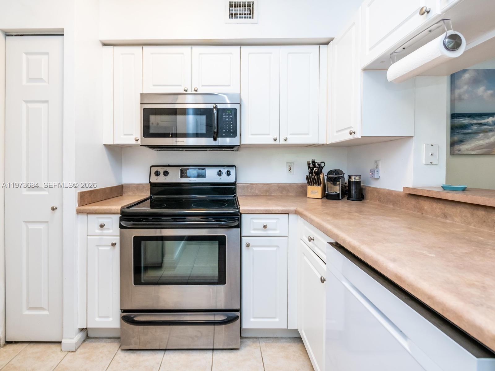 image Porto Bellagio Condo6