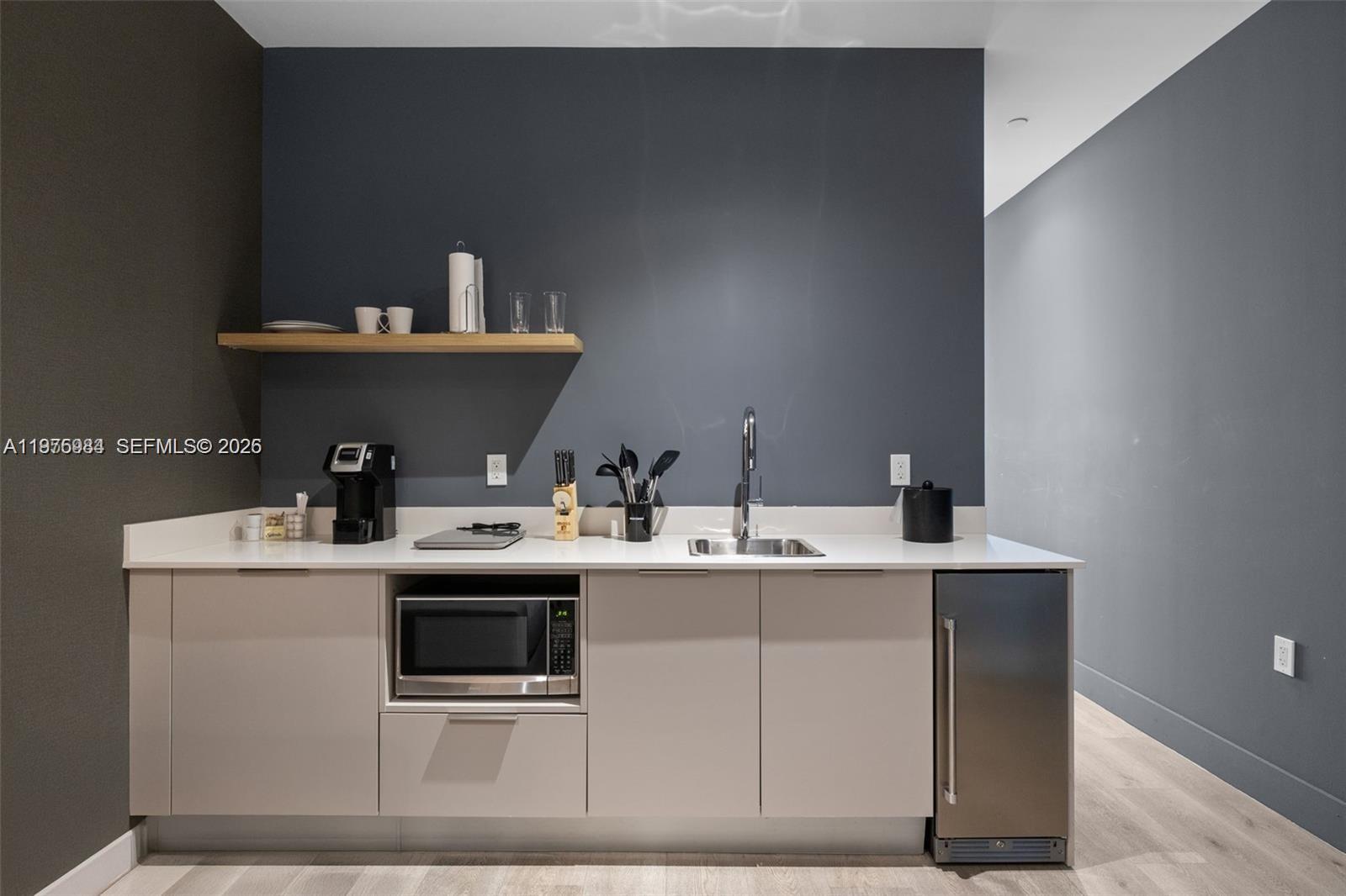 229 SW 9th St #705 Miami, FL 33130