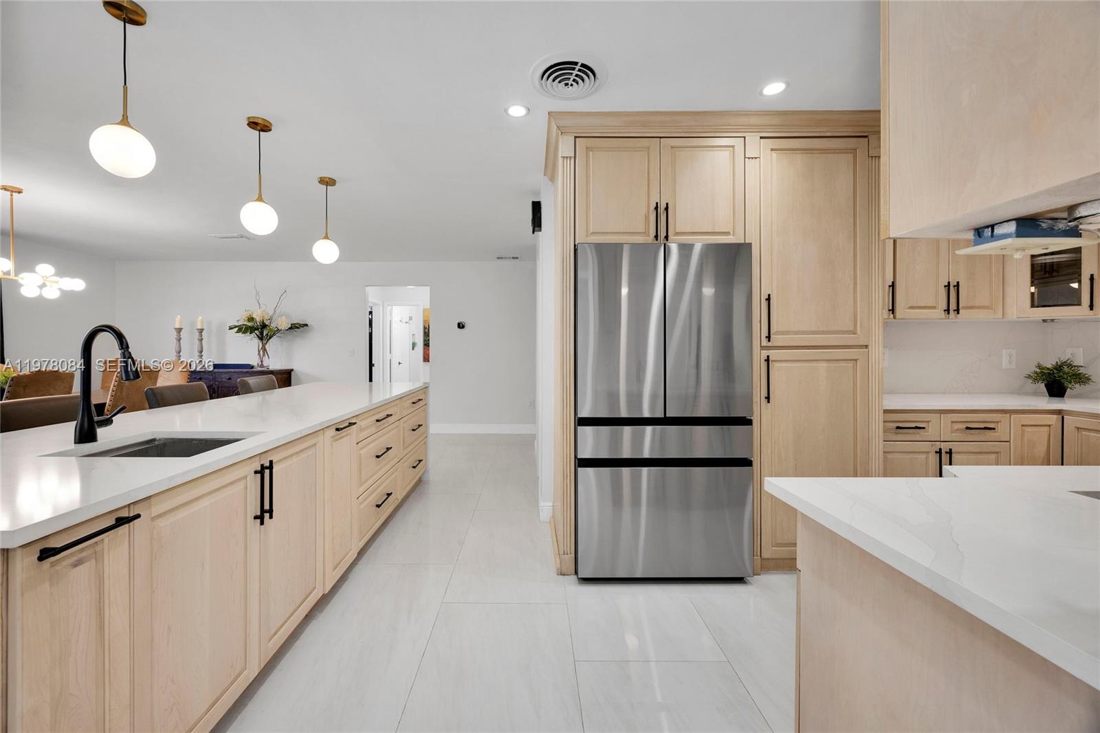 6904 SW 65th Ave South Miami, FL 33143