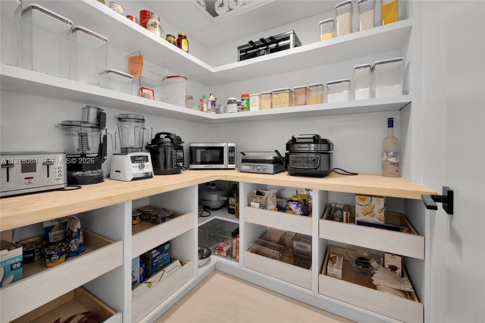 6904 SW 65th Ave South Miami, FL 33143