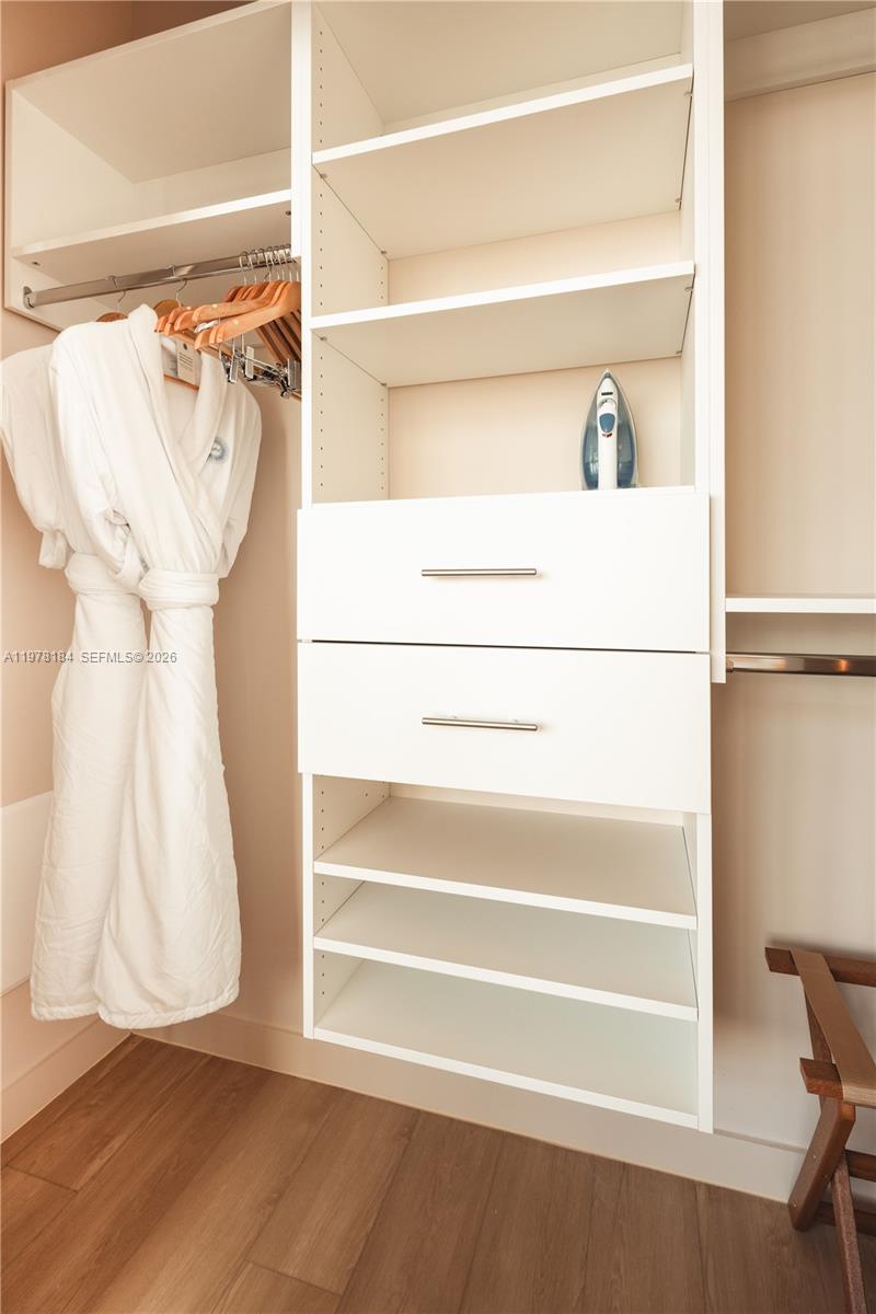 275 SW 6th St #507 Miami, FL 33130