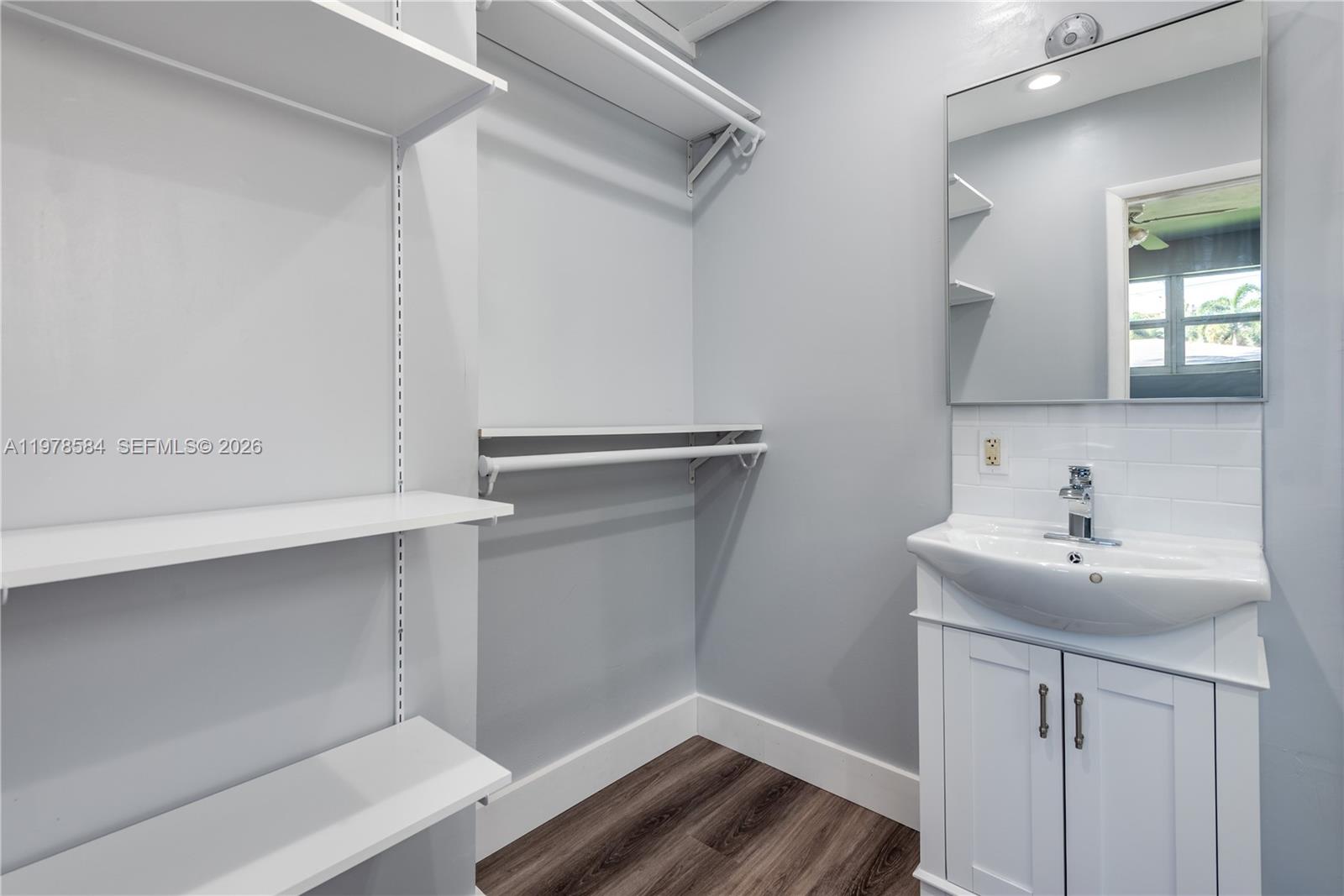 326 SE 3rd Ter Dania Beach, FL 33004