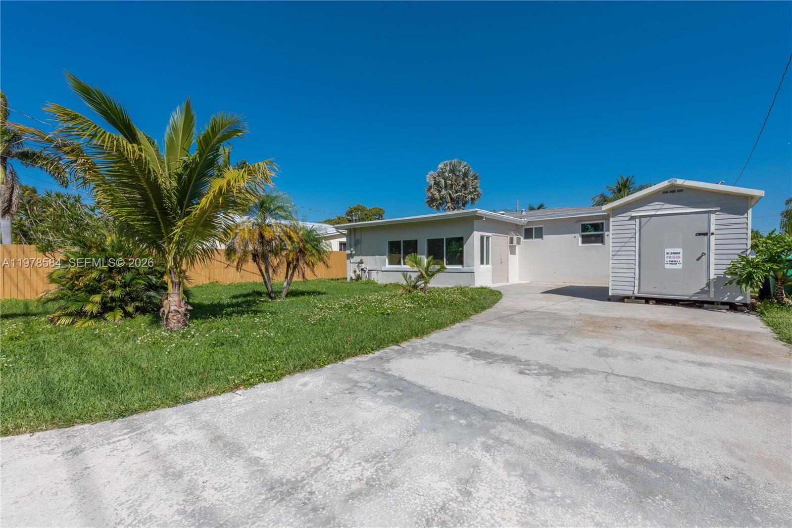 326 SE 3rd Ter Dania Beach, FL 33004
