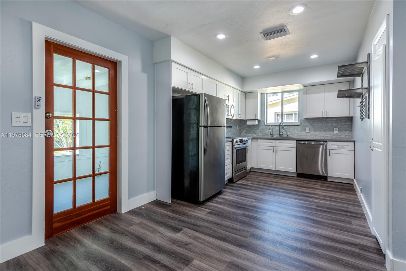 326 SE 3rd Ter Dania Beach, FL 33004