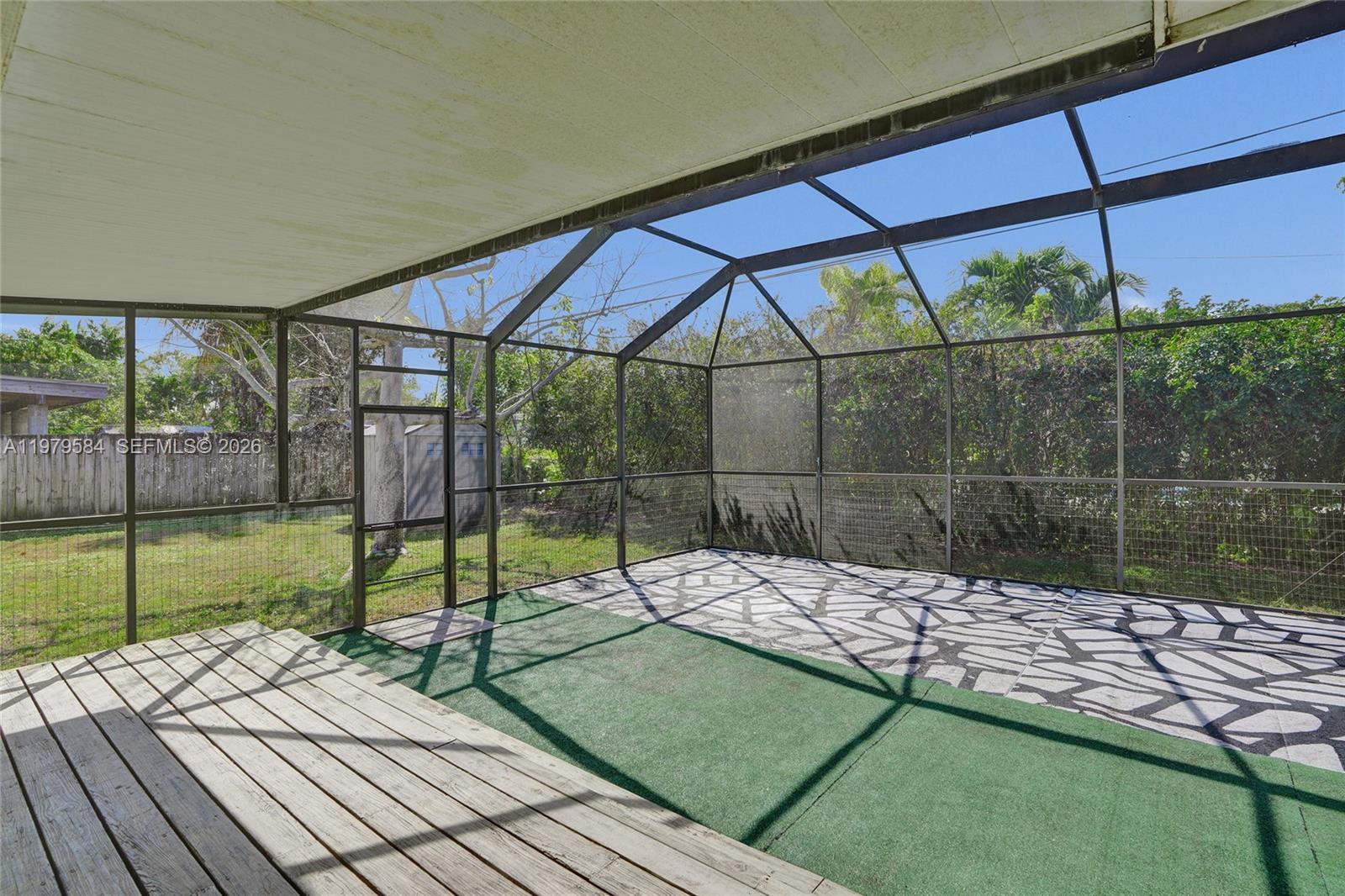 19830 SW 92nd Ave Cutler Bay, FL 33157