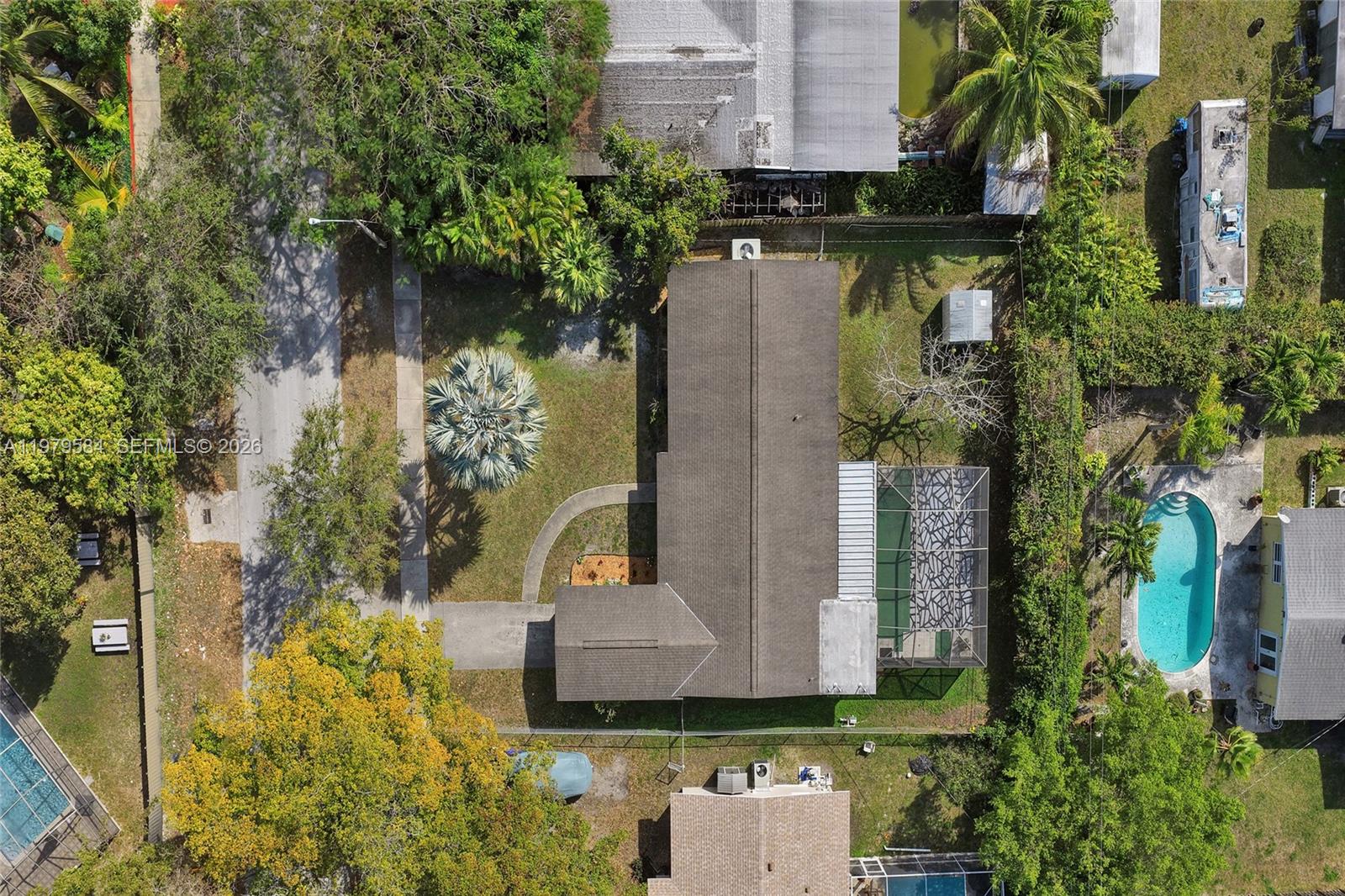 19830 SW 92nd Ave Cutler Bay, FL 33157