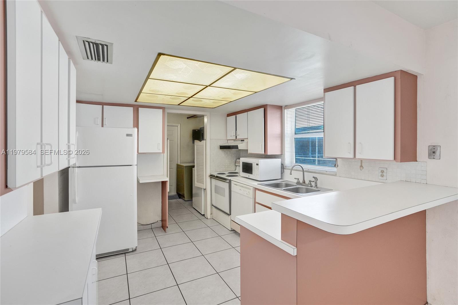 19830 SW 92nd Ave Cutler Bay, FL 33157