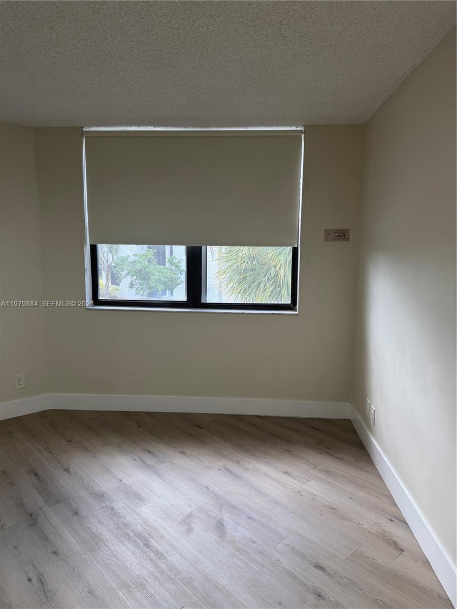 215 Lake Pointe Dr #211 Oakland Park, FL 33309