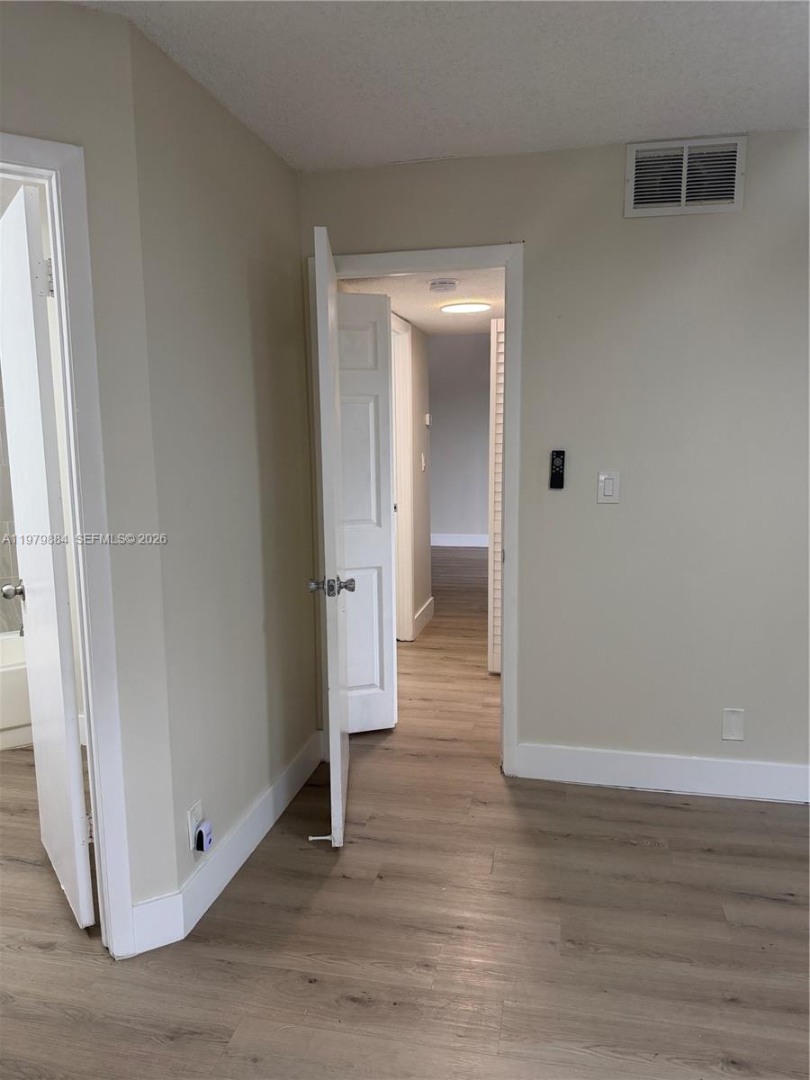 215 Lake Pointe Dr #211 Oakland Park, FL 33309