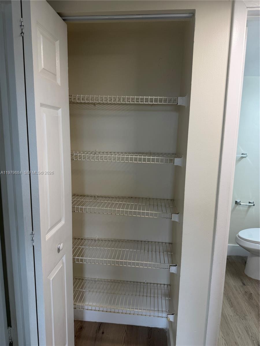 215 Lake Pointe Dr #211 Oakland Park, FL 33309