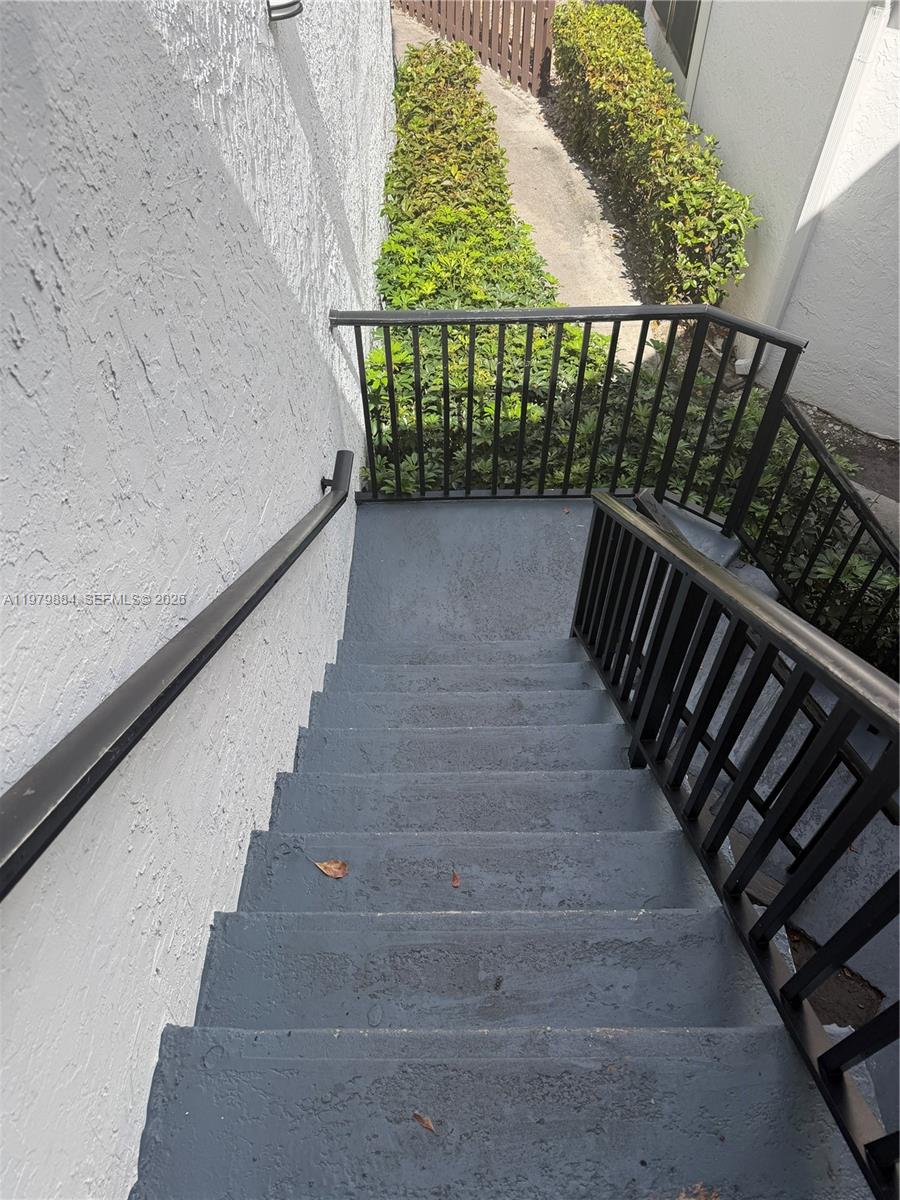 215 Lake Pointe Dr #211 Oakland Park, FL 33309