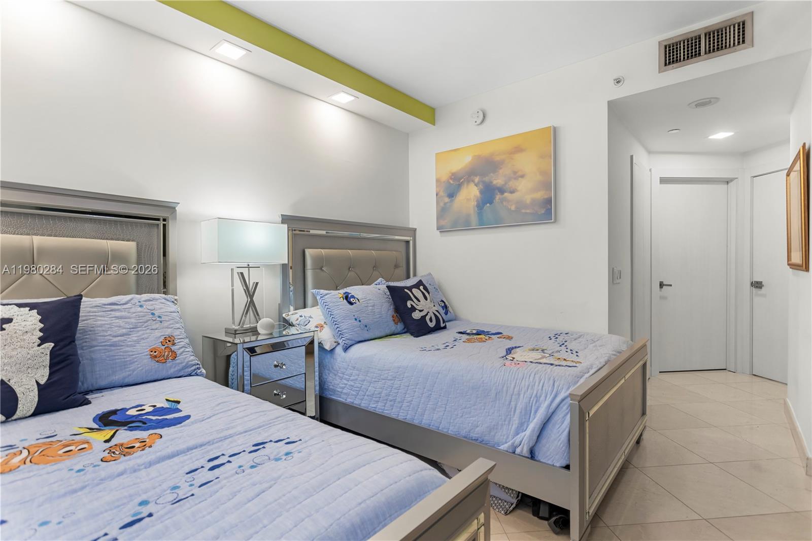 4775 Collins Ave #1007 Miami Beach, FL 33140