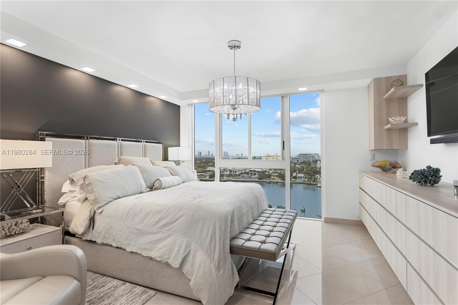 4775 Collins Ave #1007 Miami Beach, FL 33140