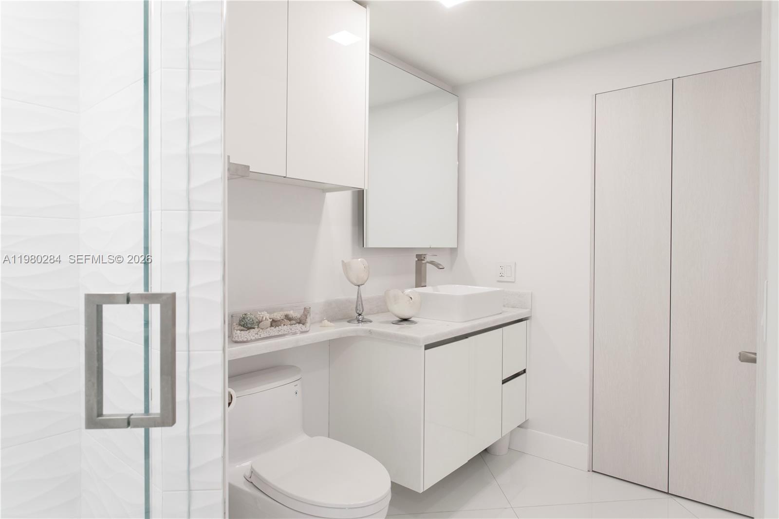 4775 Collins Ave #1007 Miami Beach, FL 33140