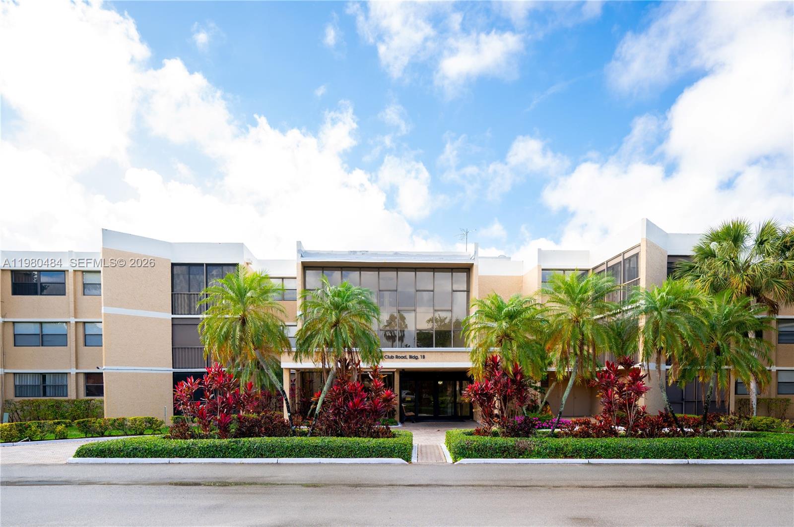 16400 Golf Clb Rd #305 Weston, FL 33326