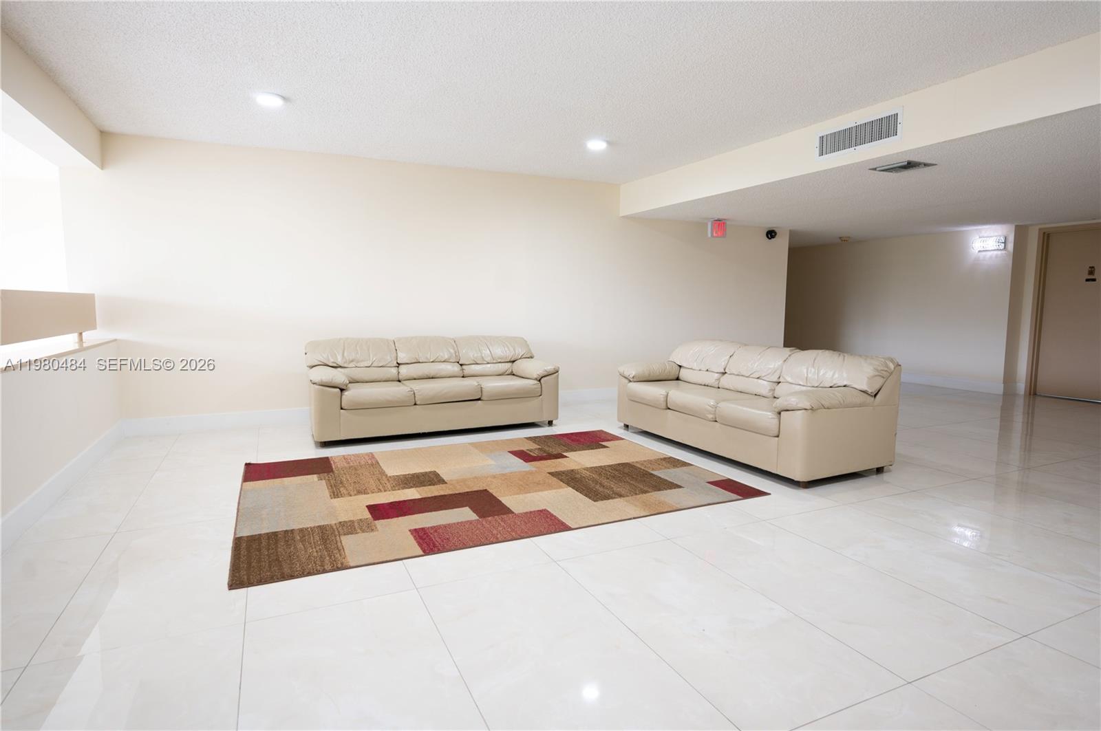 16400 Golf Clb Rd #305 Weston, FL 33326