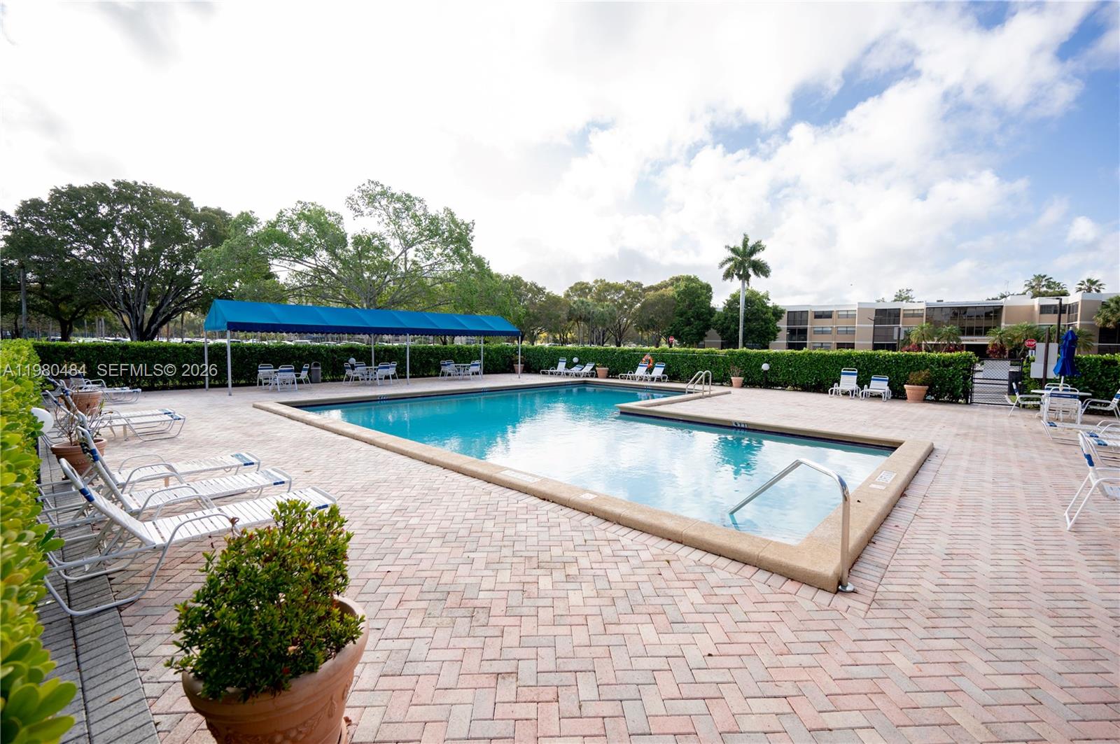 16400 Golf Clb Rd #305 Weston, FL 33326