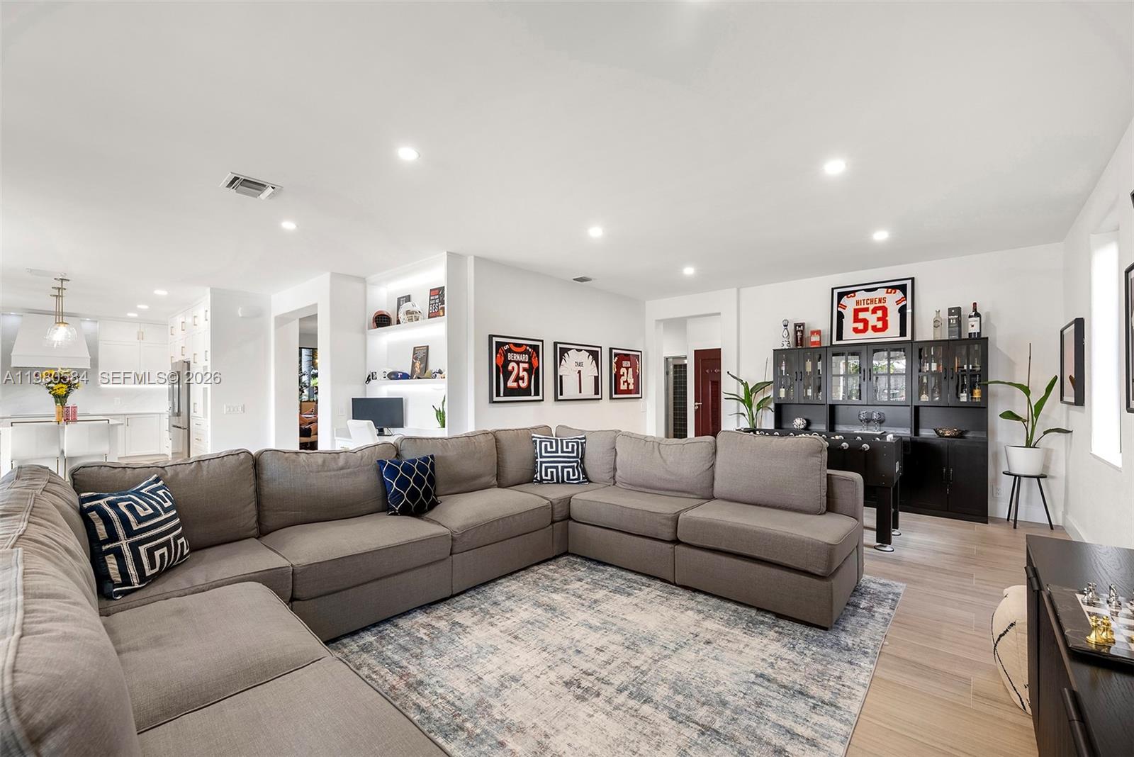 2174 Quail Roost Dr Weston, FL 33327