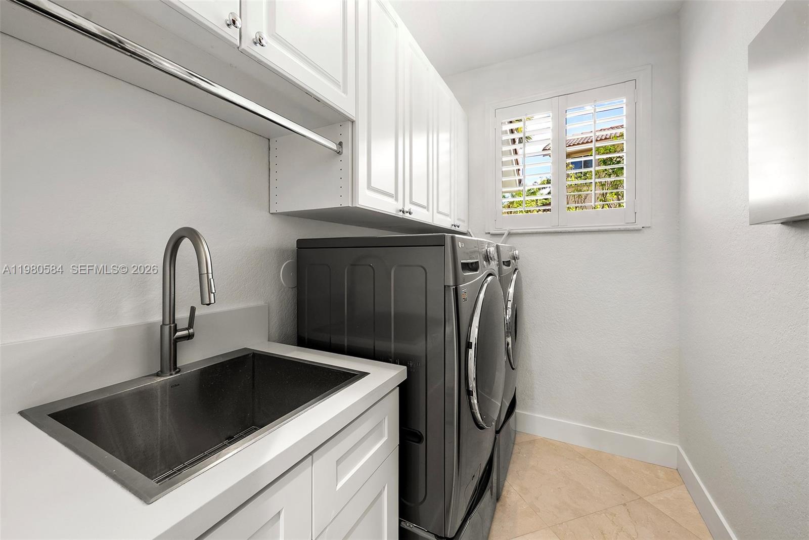 2174 Quail Roost Dr Weston, FL 33327