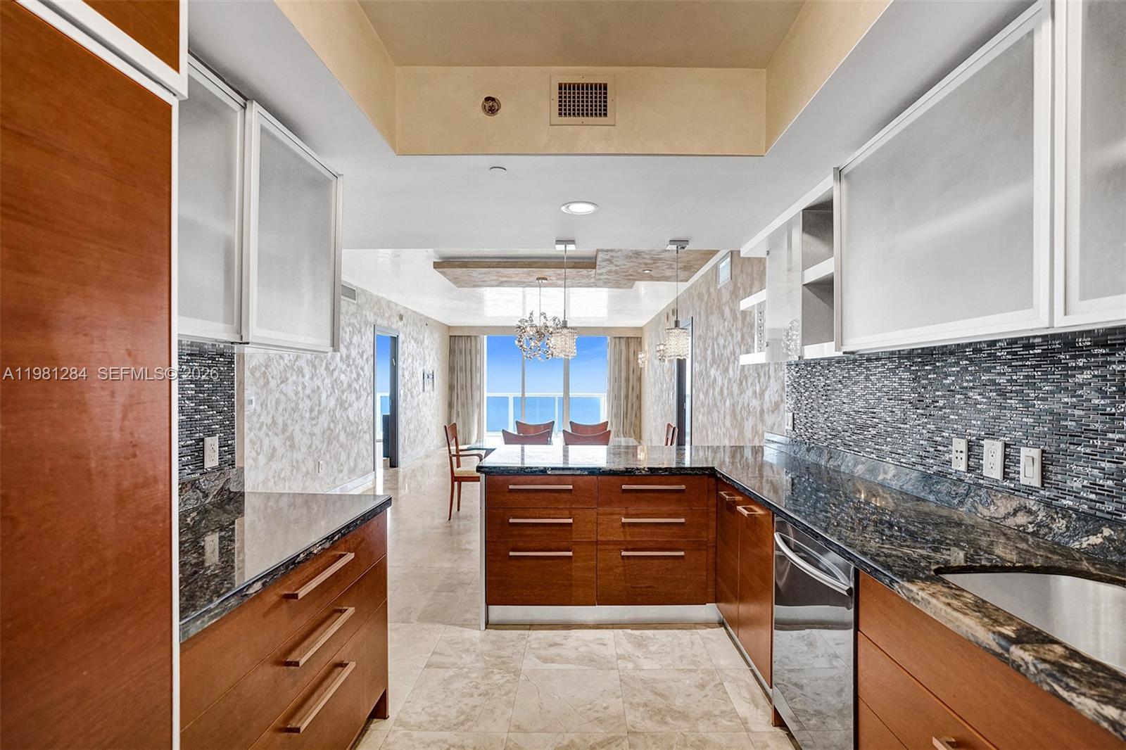 image Beach Club 111