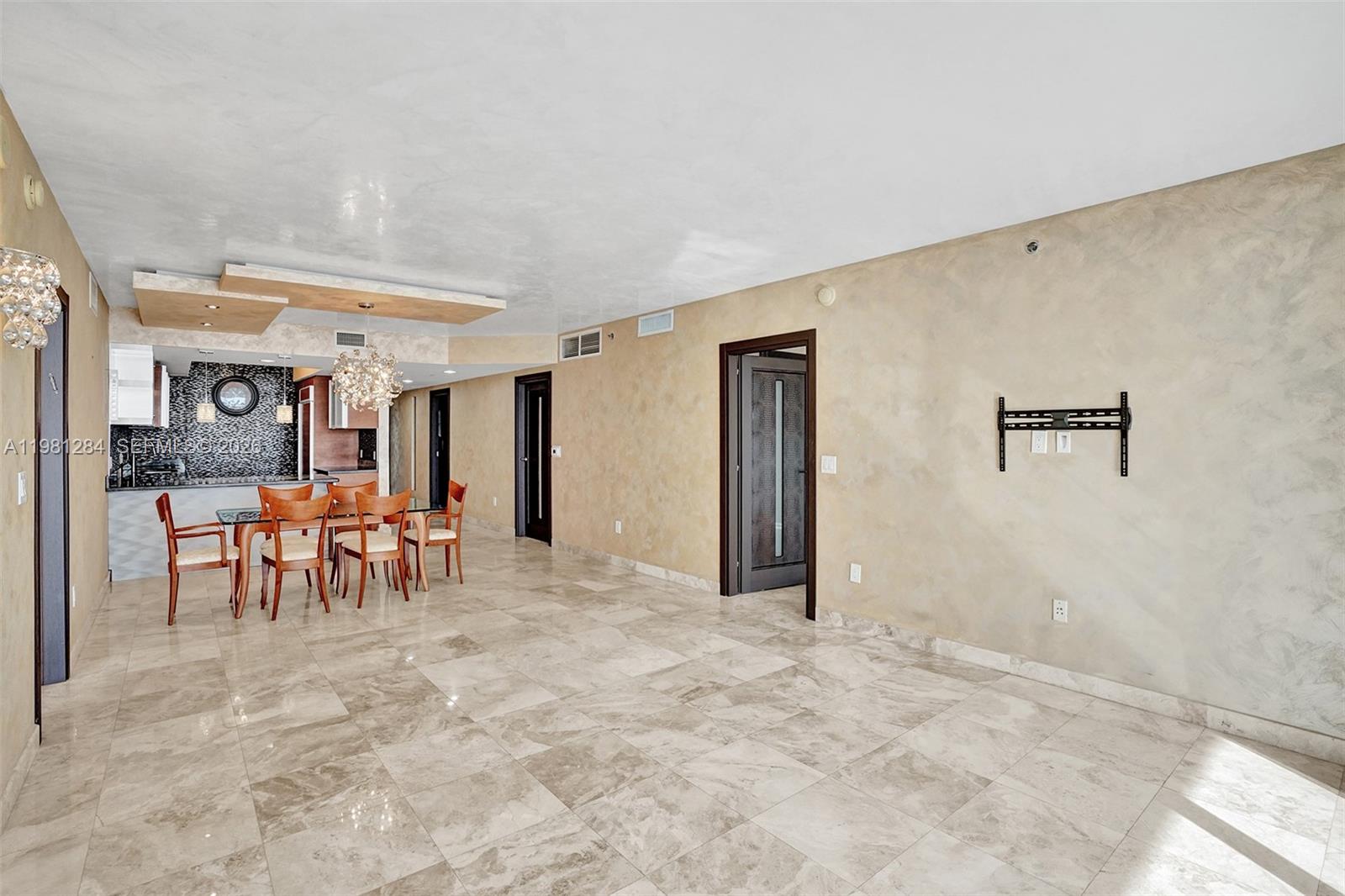 image Beach Club 116