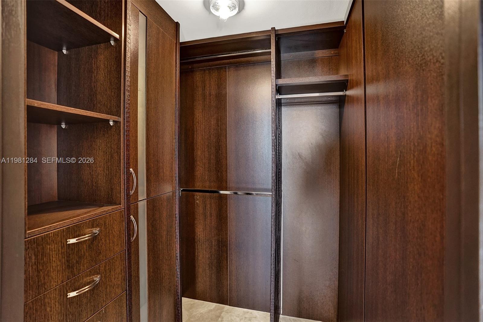 image Beach Club 122