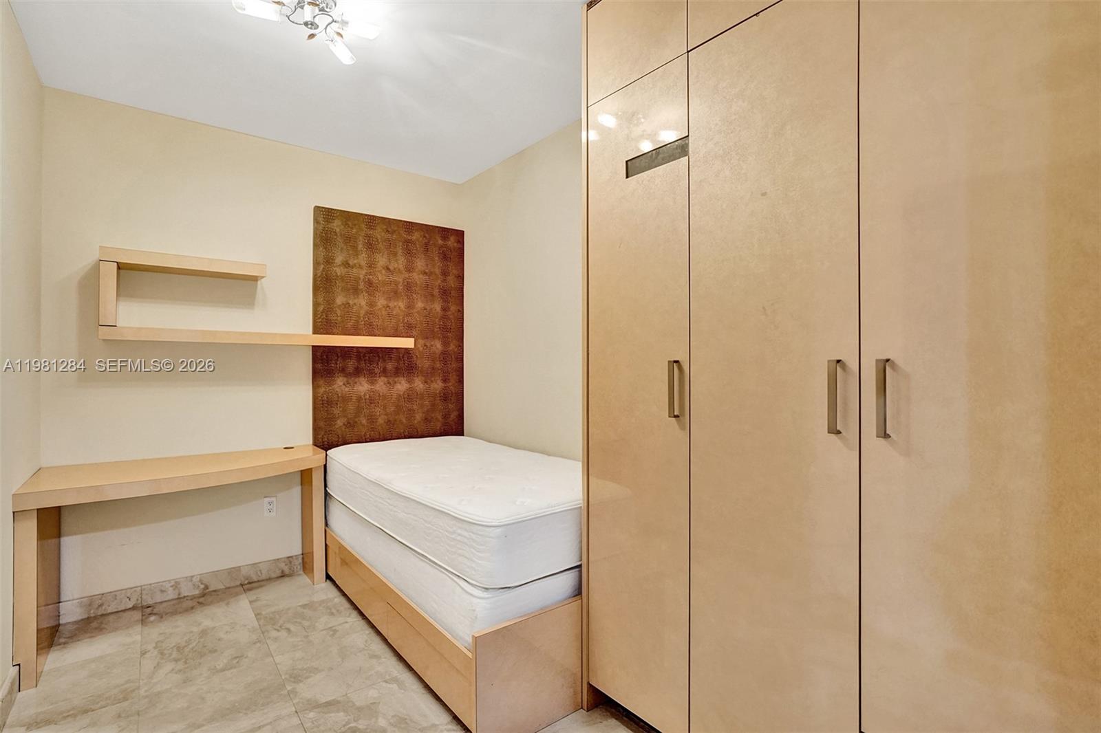 image Beach Club 128