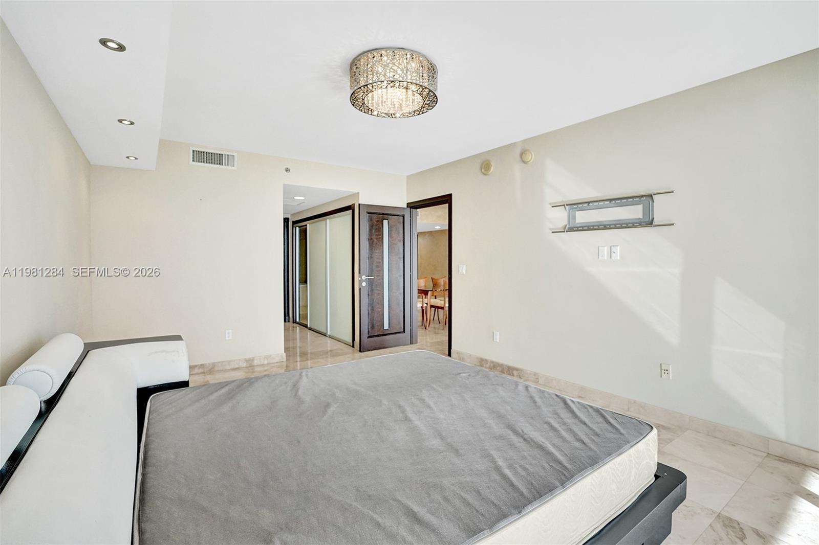 image Beach Club 135