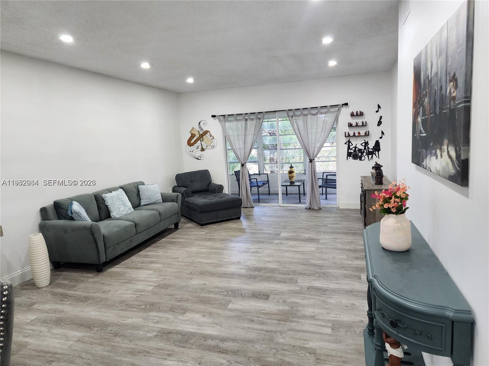 7605 NW 4th Pl #206 Margate, FL 33063