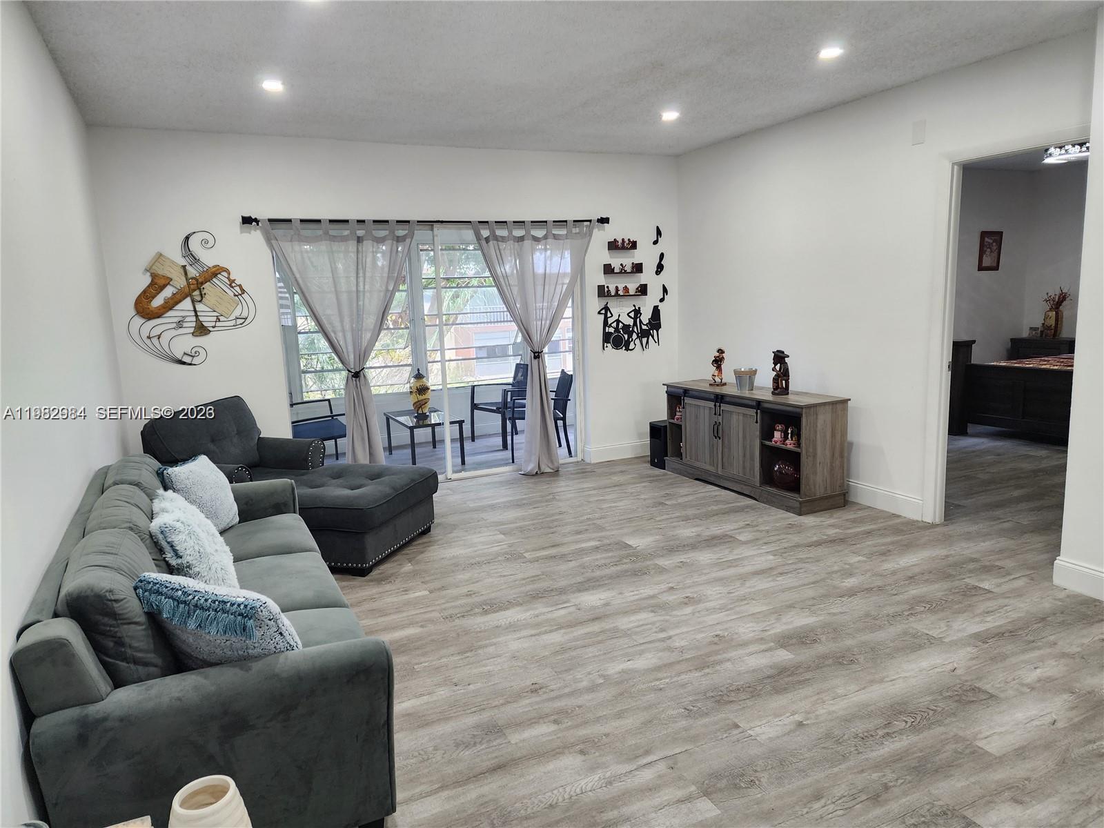 7605 NW 4th Pl #206 Margate, FL 33063