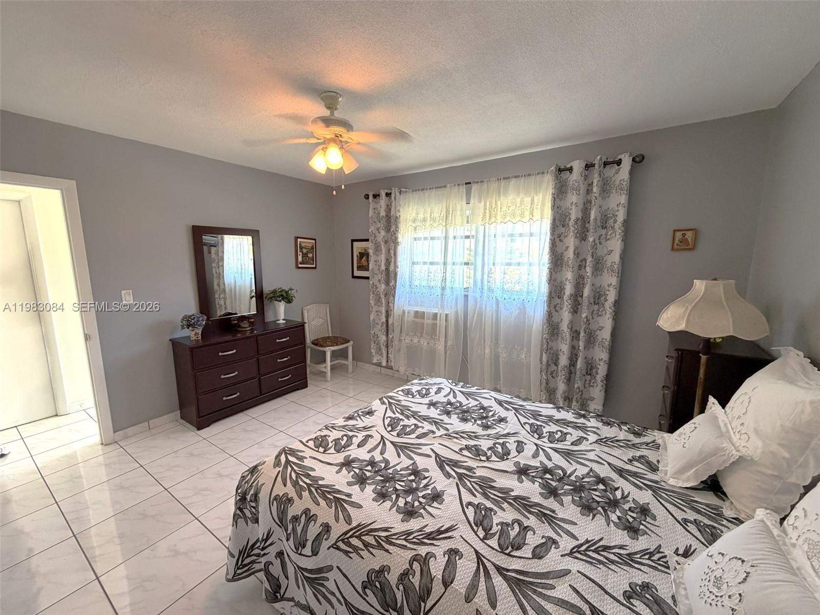 17000 NE 14th Ave #206 Miami, FL 33162