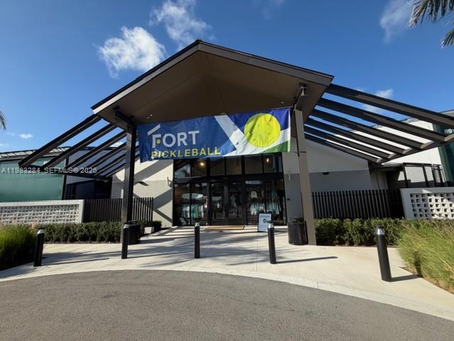 2927 SW 18th Ter Fort Lauderdale, FL 33315