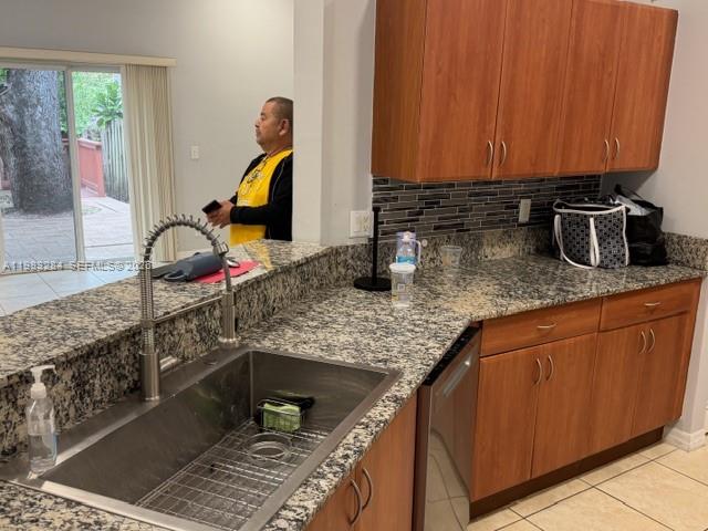 2927 SW 18th Ter Fort Lauderdale, FL 33315