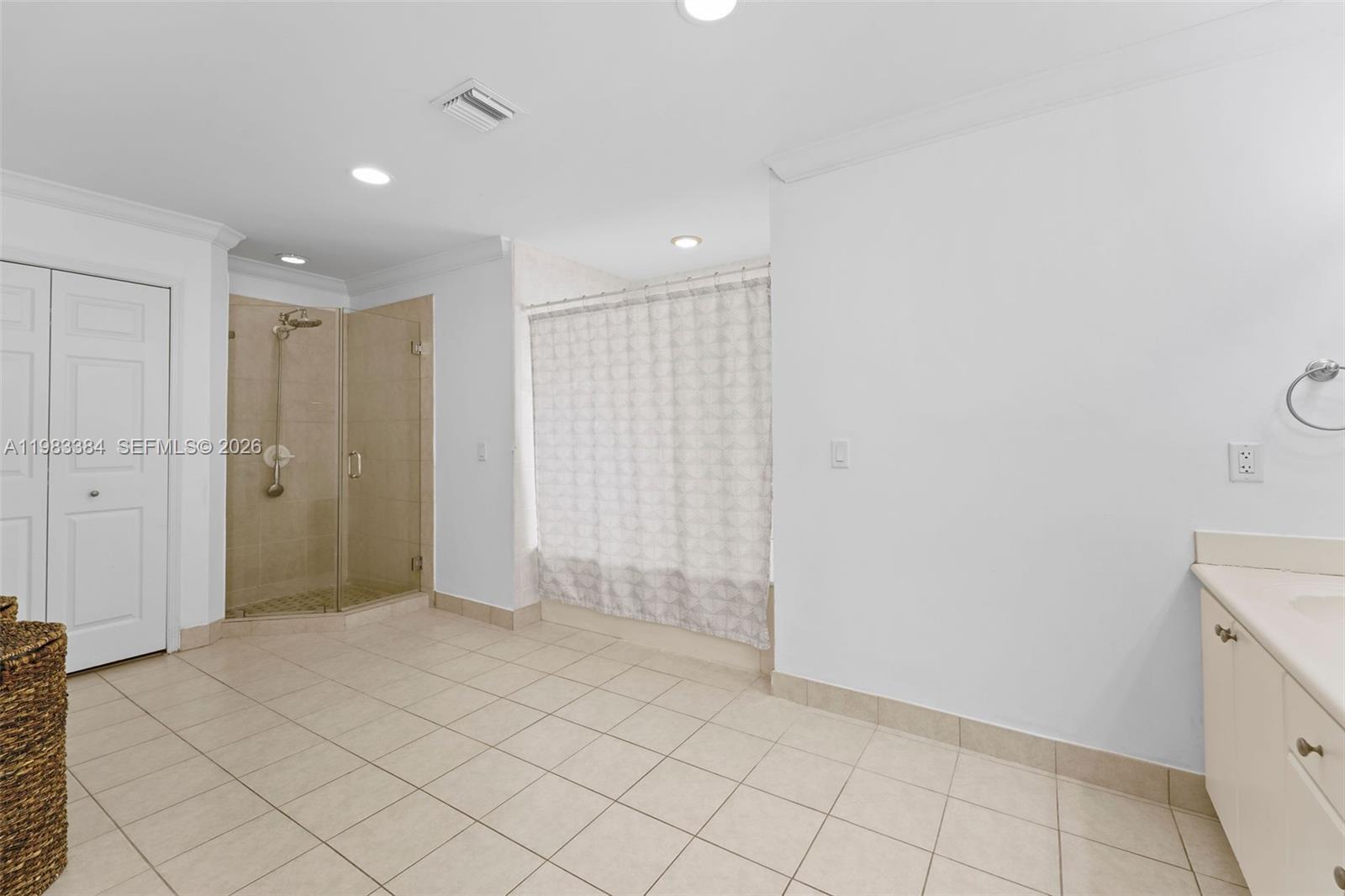 7827 NW 166th Ter Miami Lakes, FL 33016