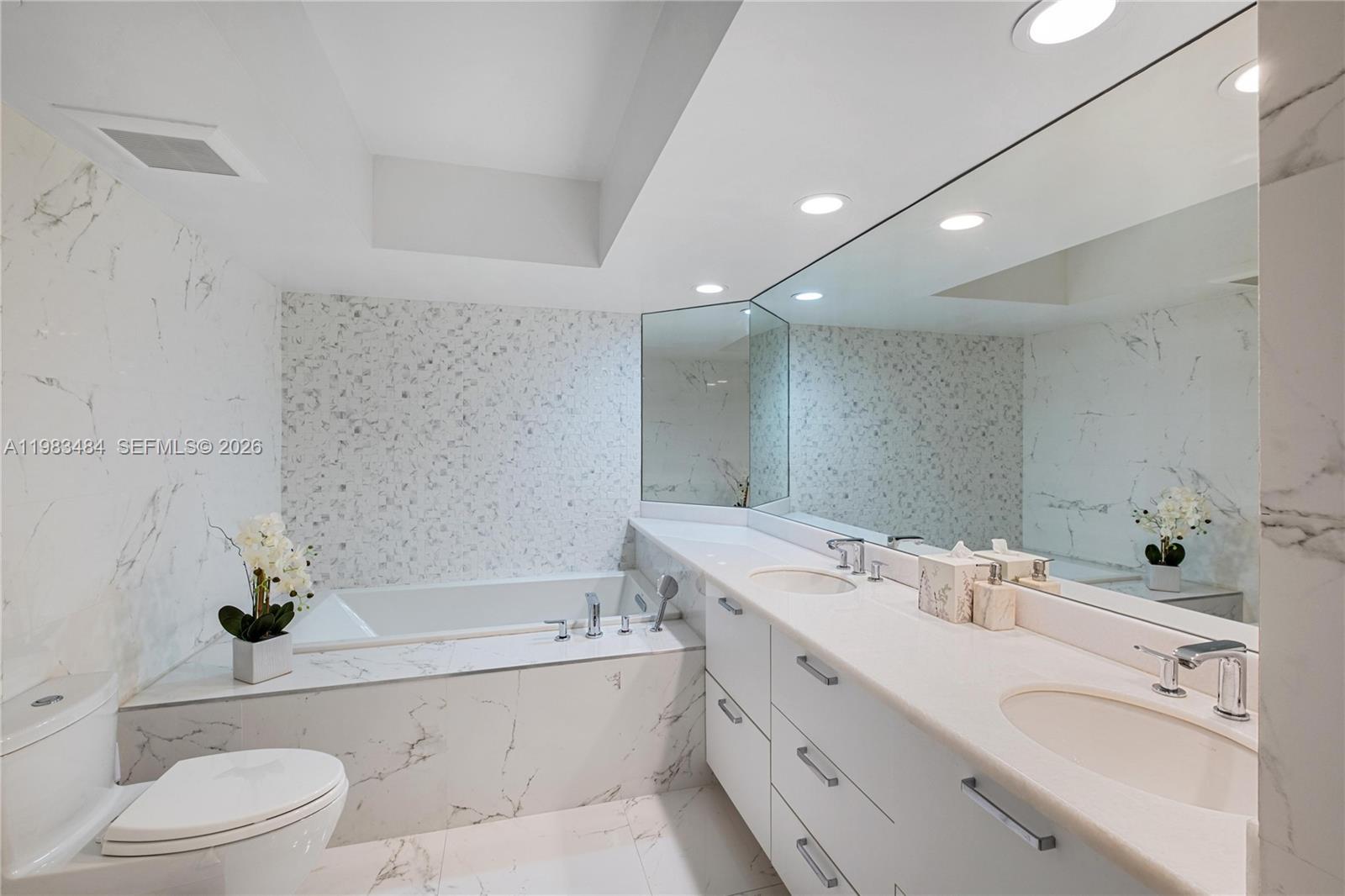 16425 Collins Ave #2215 Sunny Isles Beach, FL 33160