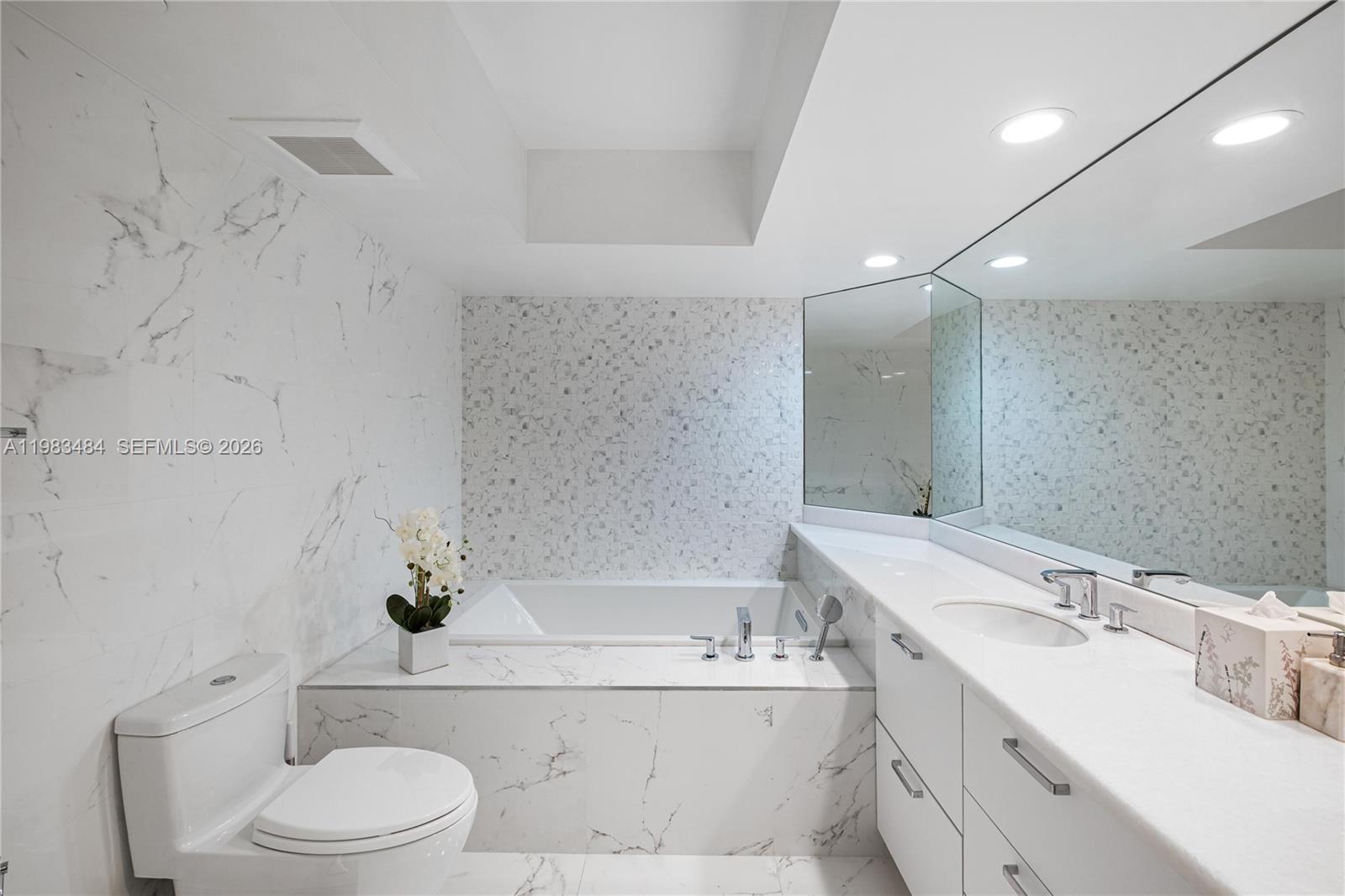 16425 Collins Ave #2215 Sunny Isles Beach, FL 33160