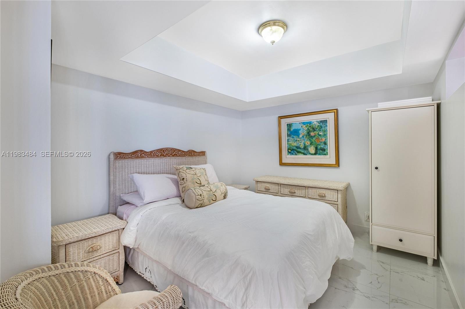 16425 Collins Ave #2215 Sunny Isles Beach, FL 33160