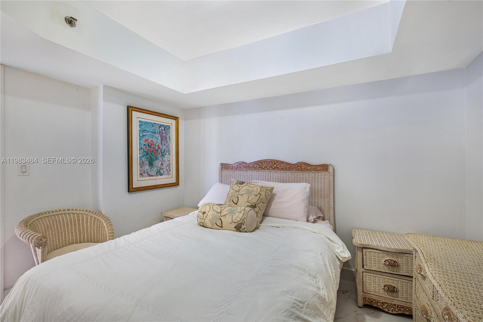 16425 Collins Ave #2215 Sunny Isles Beach, FL 33160