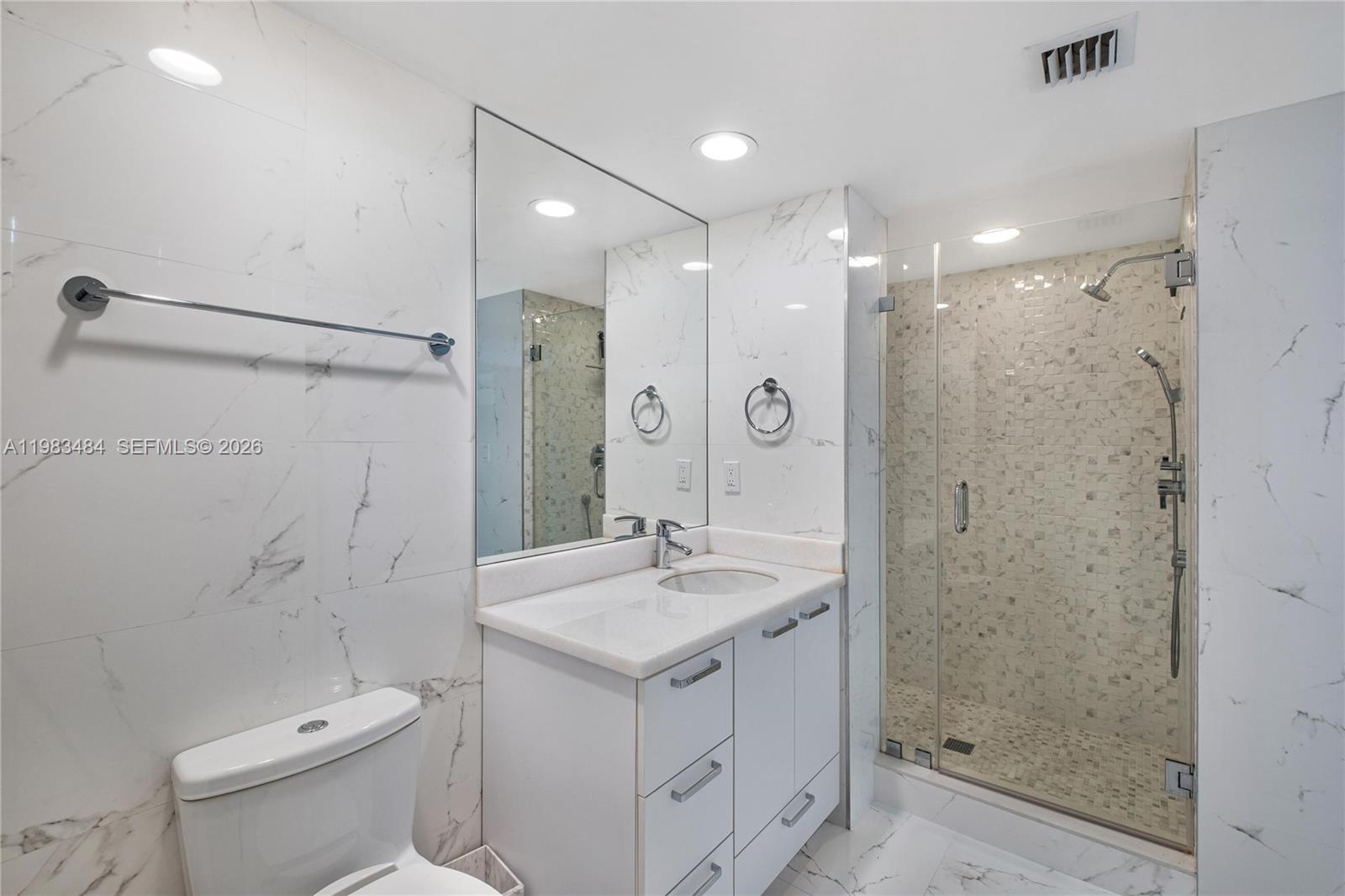 16425 Collins Ave #2215 Sunny Isles Beach, FL 33160