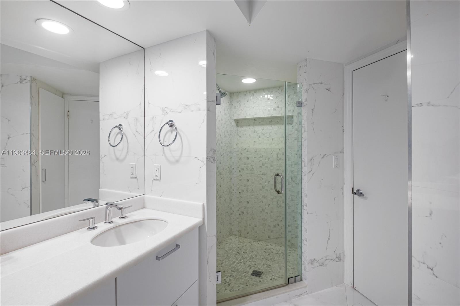 16425 Collins Ave #2215 Sunny Isles Beach, FL 33160