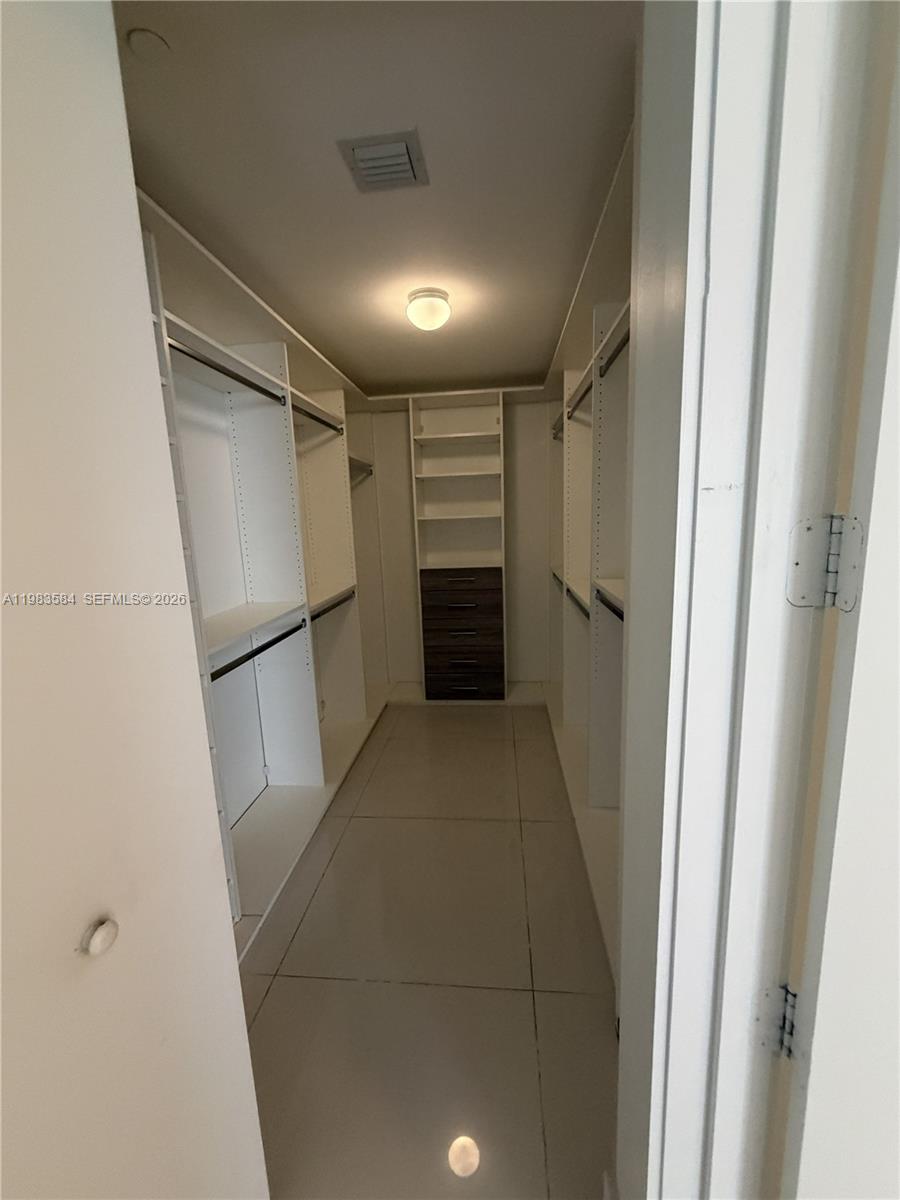 image Aria on the Bay12