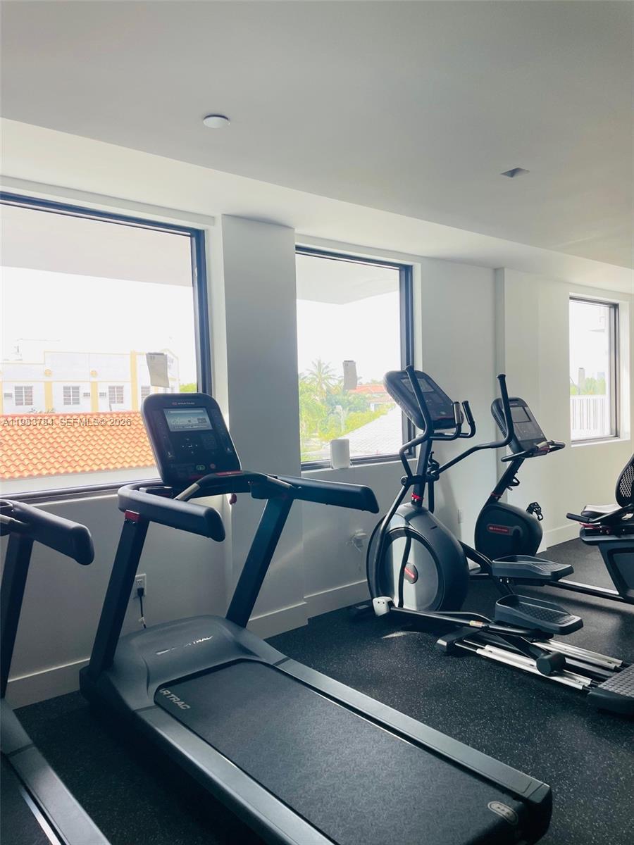 2829 Indian Crk Dr #603 Miami Beach, FL 33140