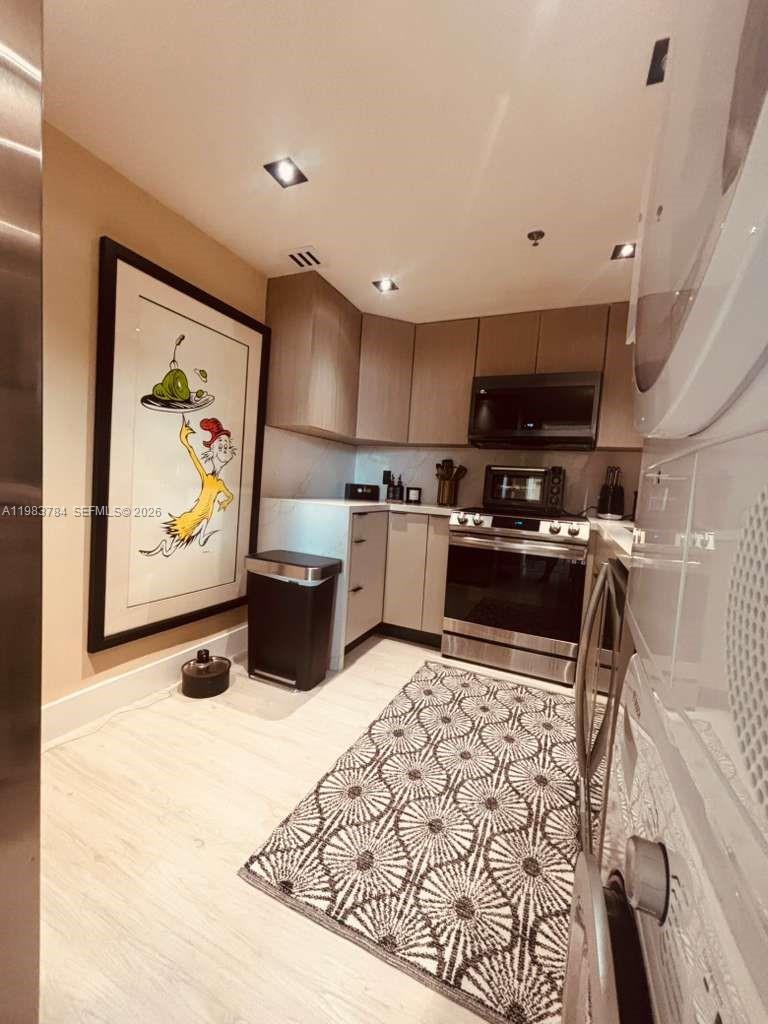 2829 Indian Crk Dr #603 Miami Beach, FL 33140