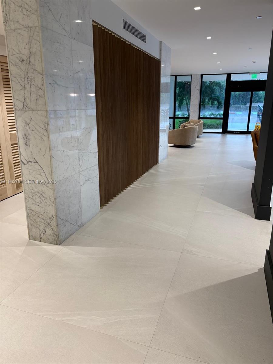 2829 Indian Crk Dr #603 Miami Beach, FL 33140