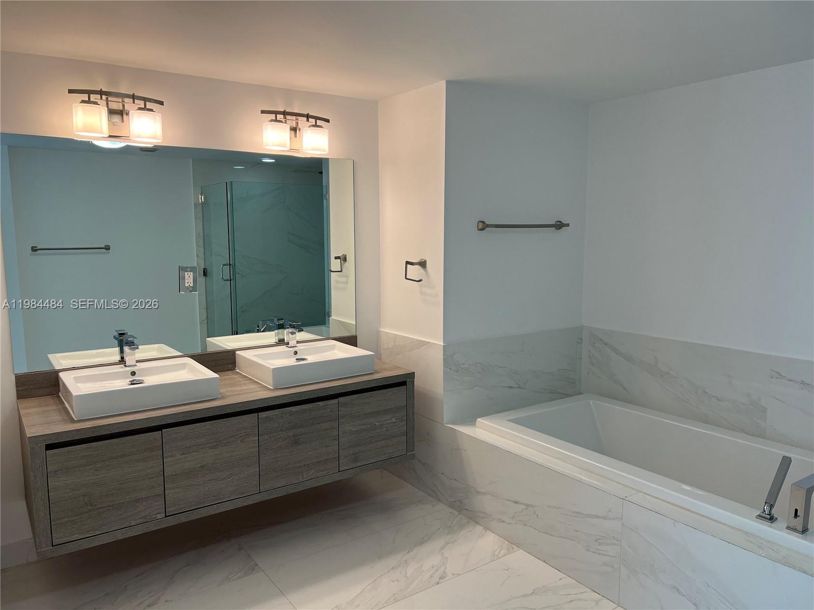 400 Sunny Isles Blvd #1105 Sunny Isles Beach, FL 33160