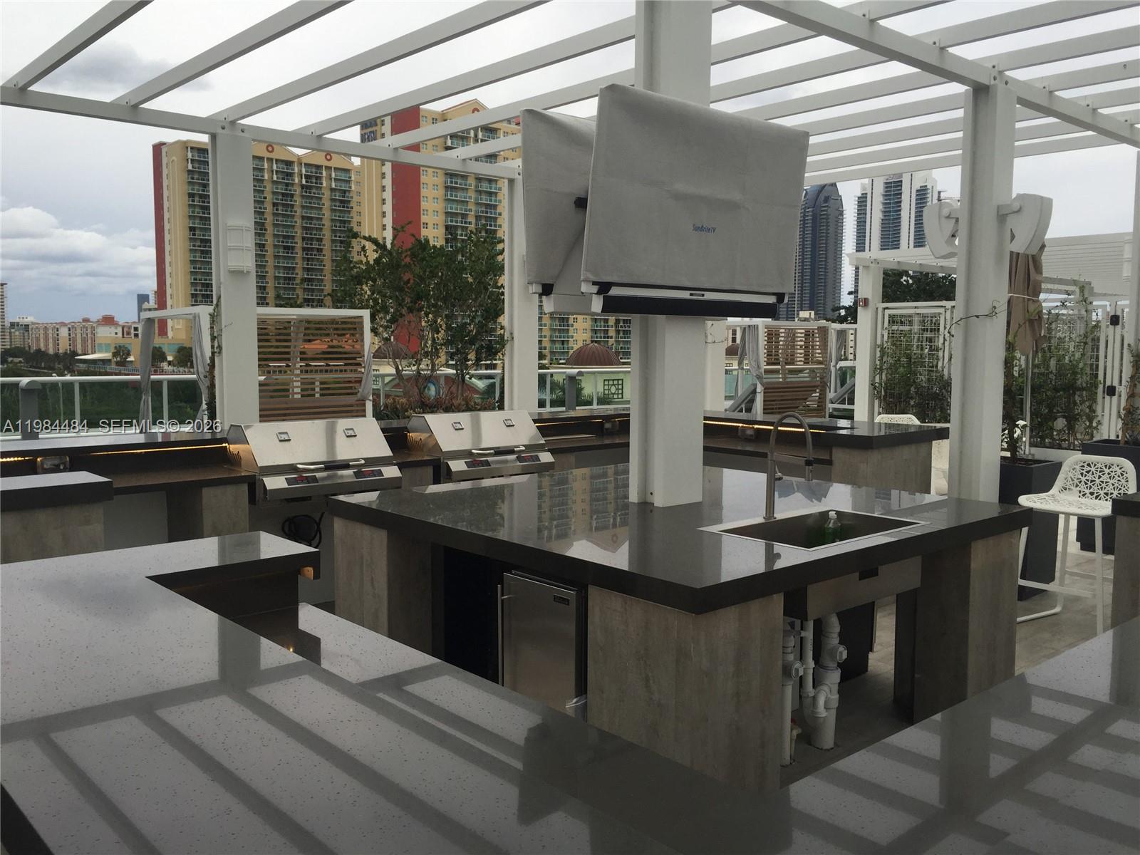 400 Sunny Isles Blvd #1105 Sunny Isles Beach, FL 33160